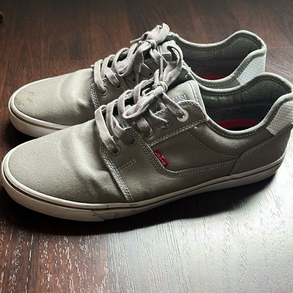 Levi’s sneakers 